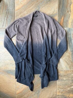 Barefoot Dreams Cozychic Lite Calypso Wrap in Ombré Women's Size S/M Navy Gray